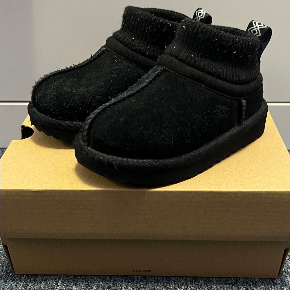 UGG Black Kids Slippers